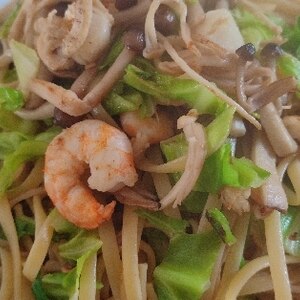 ☆ワンパンでシーフードトマトパスタ